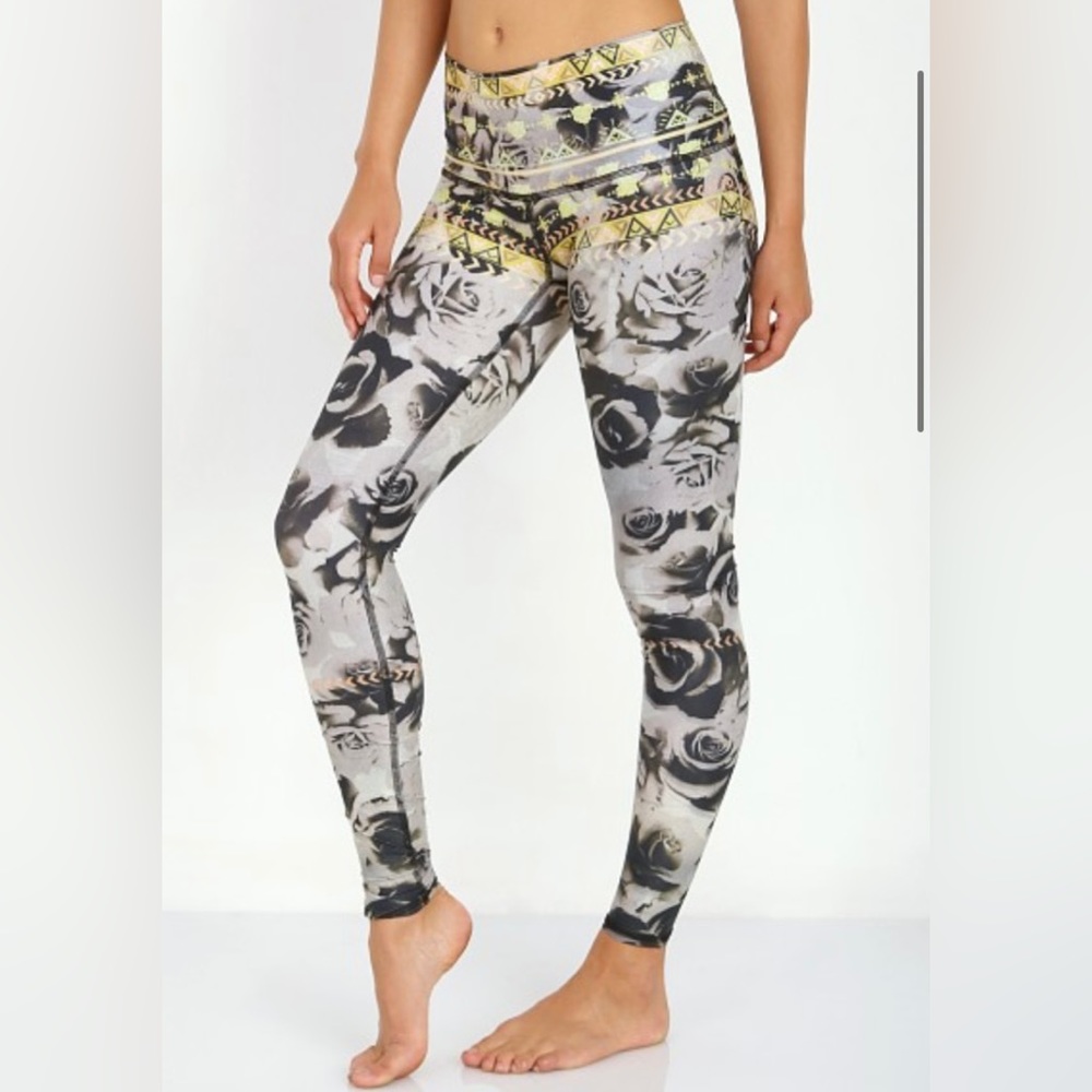 Teeki hot pants